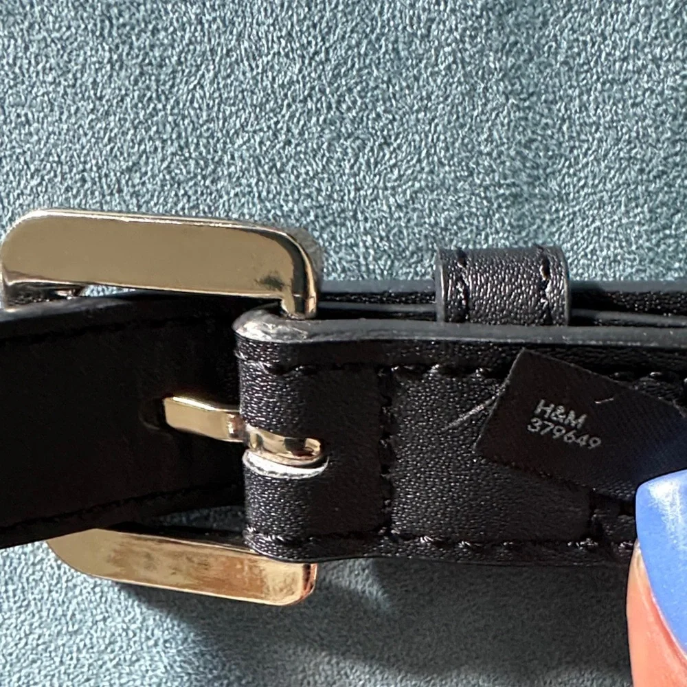H&M Elegant Gold and Black Chain Belt